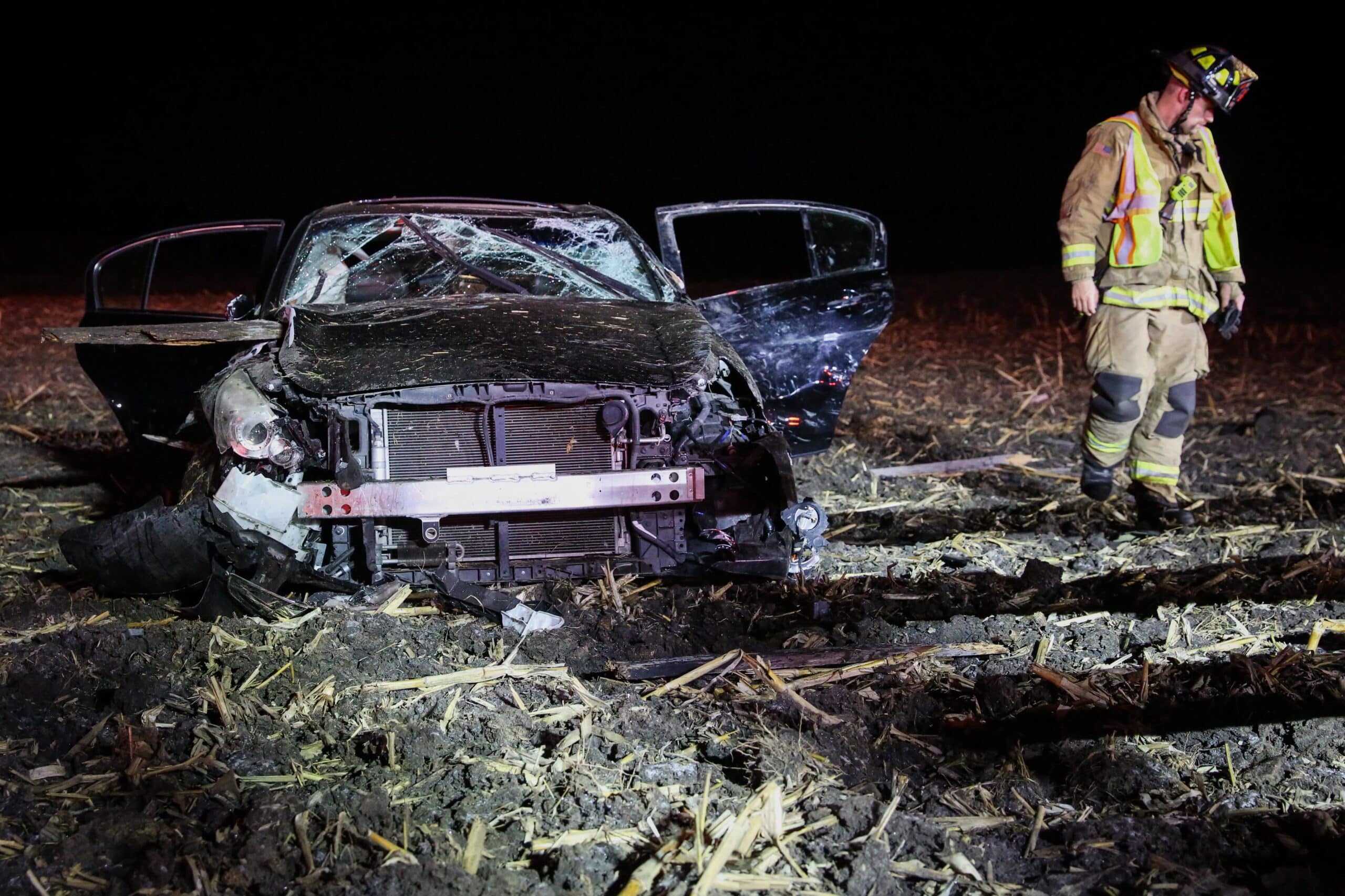 Teen seriously injured in triple car crash on Metropolitan Parkway