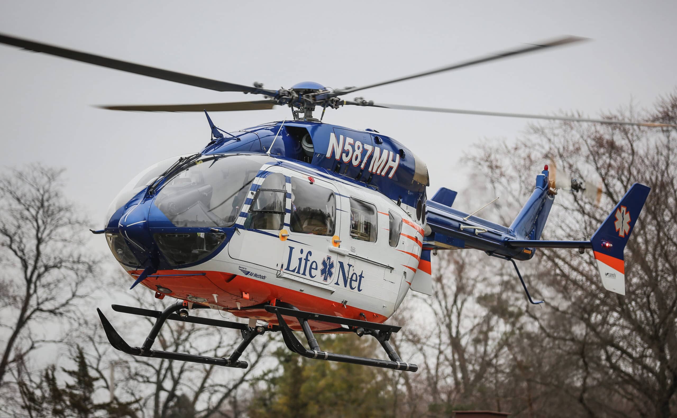 Man airlifted to hospital after 30-foot fall from tree in Algonquin, firefighters say