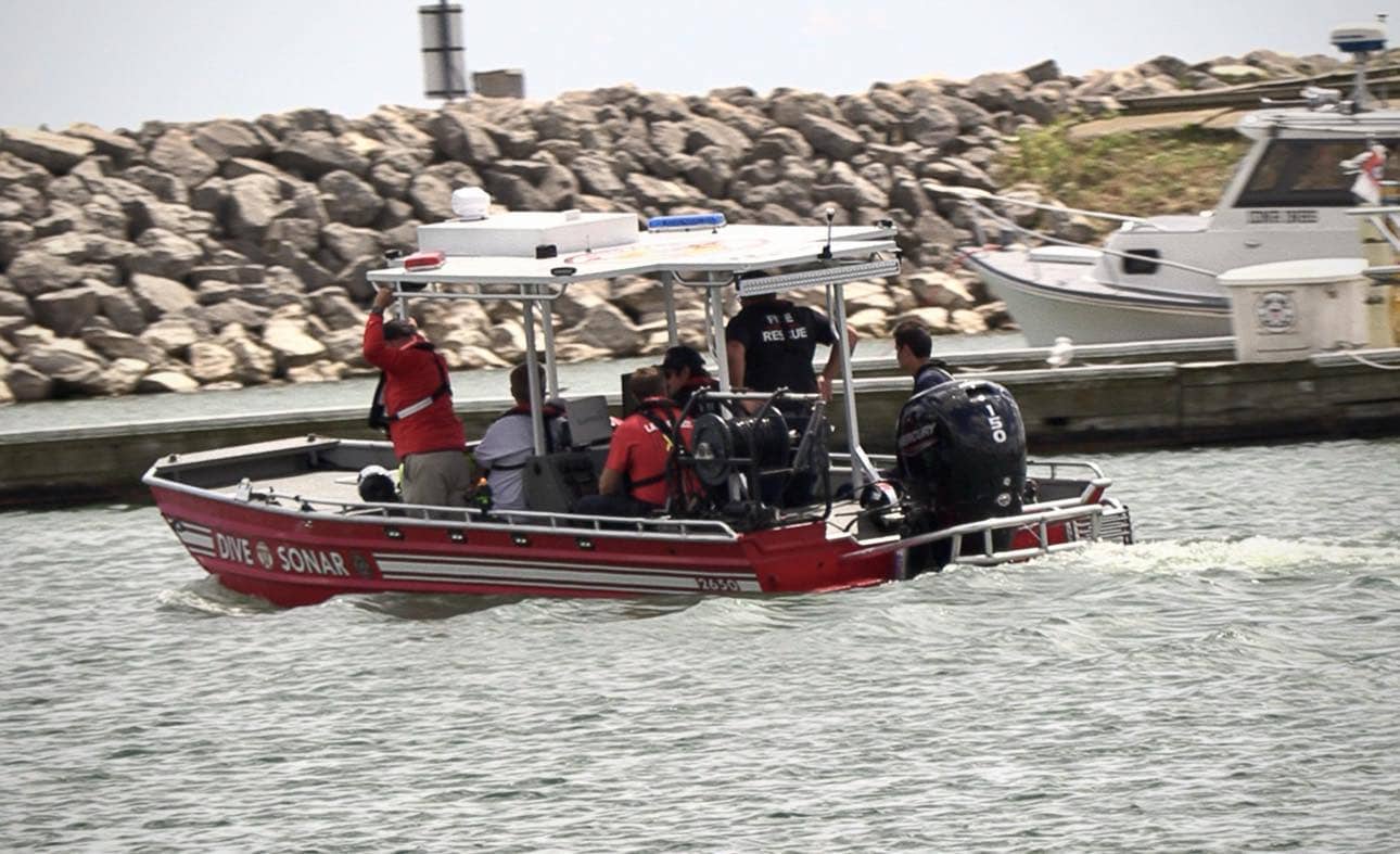 Active search underway for abandoned kayak found on Lake Michigan near Winthrop Harbor