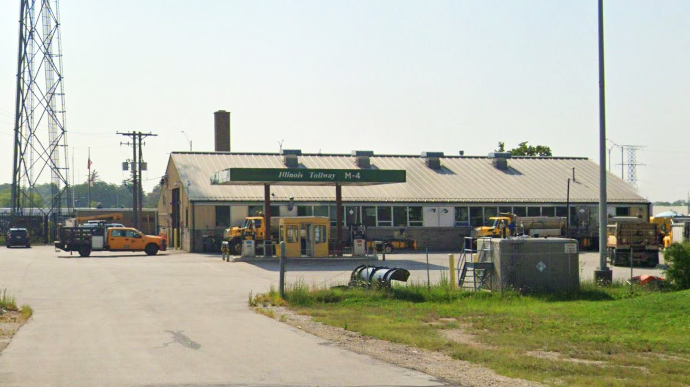 Worker dies after being run over by skid steer at Illinois Tollway facility in Gurnee